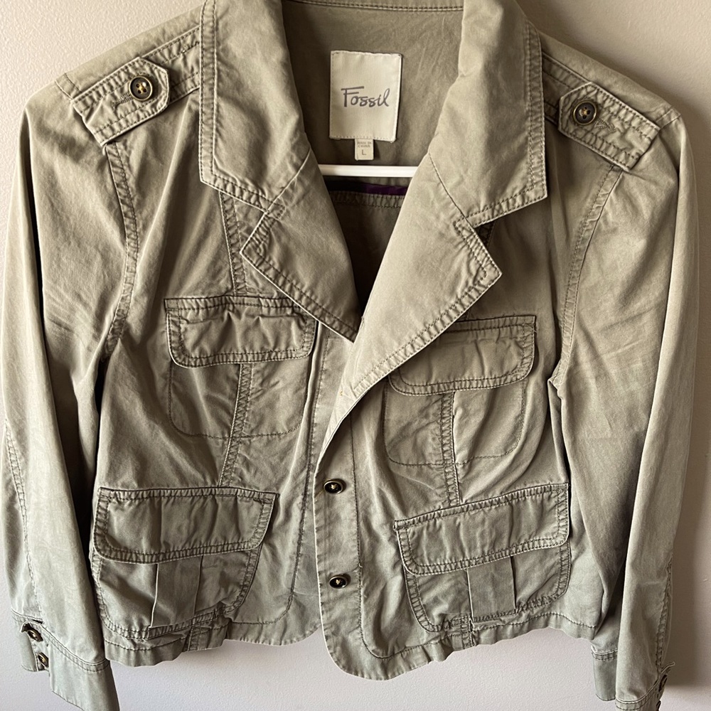 Fossil lightweight army green womens jacket. Size large. Soft 100% cotton